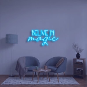 שלט ניאון BELIEVE IN MAGIC צבע תכלת של וייבז ניאון