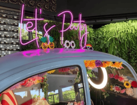 שלט ניאון לאירוע LETS PARTY