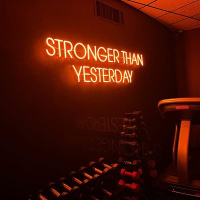 שלט מואר לעסק 0 שלט ניאון בעיצוב אישי לחדר כושר, שלט ניאון בצבע כתום ללא לוח אחורי