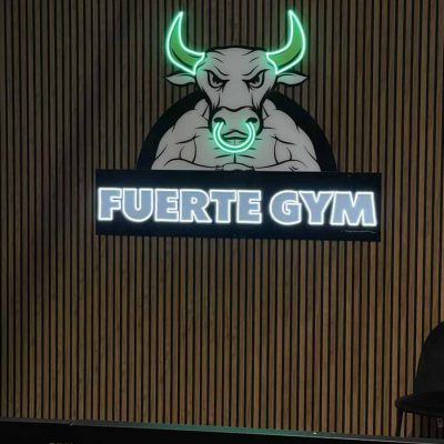 שלט ניאון לחדר כושר FUERTE GYM